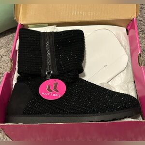 NWT- Knit Zip Up Boots- Size 10- Black with Silver thread- Style Two Ways